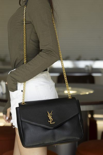 Сумка Saint Laurent Calypso Large Leather Shoulder Bag Black 0551 фото