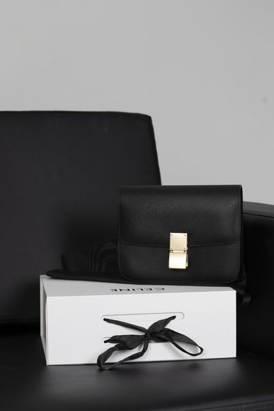 Сумка Celine Medium Classic Bag in Box Calfskin Black/Gold Hardware 0339 фото