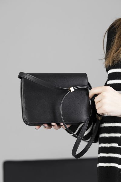 Сумка Celine Medium Classic Bag in Box Calfskin Black/Gold Hardware 0339 фото