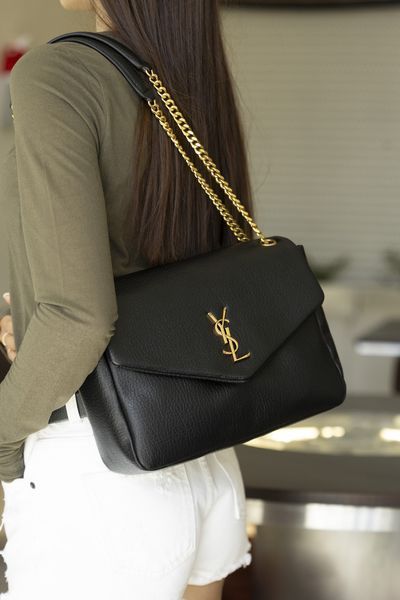 Сумка Saint Laurent Calypso Large Leather Shoulder Bag Black 0551 фото