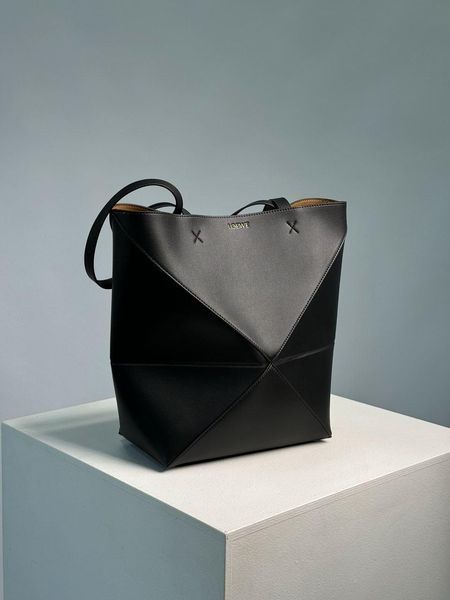 Cумка Loewe Medium Puzzle Fold Tote Bag in Shiny Calfskin Black 99363 фото