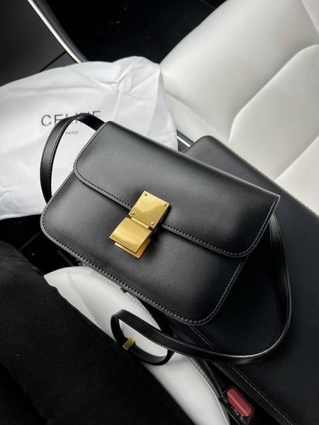 Сумка Celine Medium Classic Bag in Box Calfskin Black/Gold Hardware 0339 фото