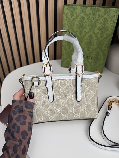 Сумка Gucci GG Emblem Mini Bag in Beige and White Monogram Coated Canvas 0445 фото