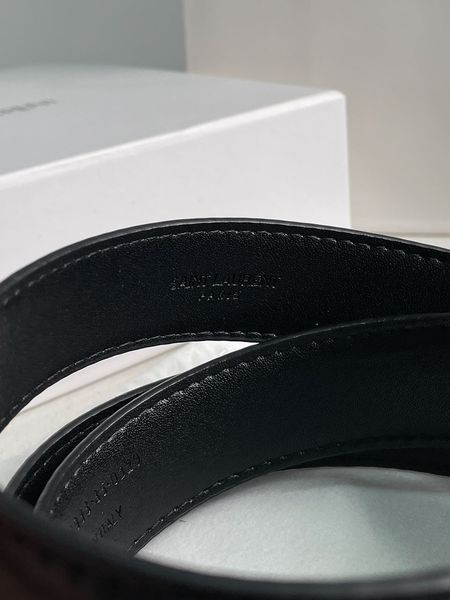 Ремень Saint Laurent Cassandre Belt in Black Leather/Silver Buckle 66119 фото