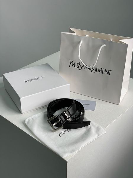 Ремень Saint Laurent Cassandre Belt in Black Leather/Silver Buckle 66119 фото
