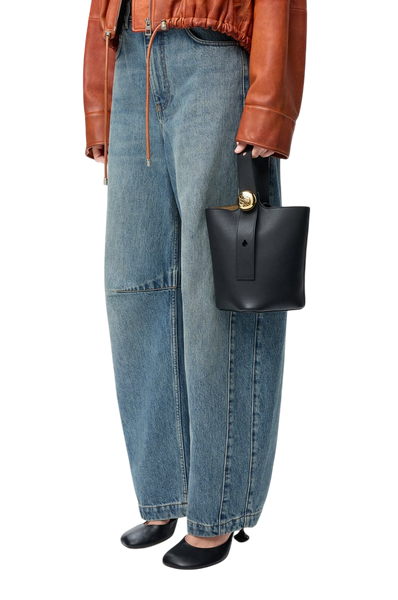 Сумка Loewe Mini Pebble Bucket Bag Smooth Calfskin in Black 99801 фото