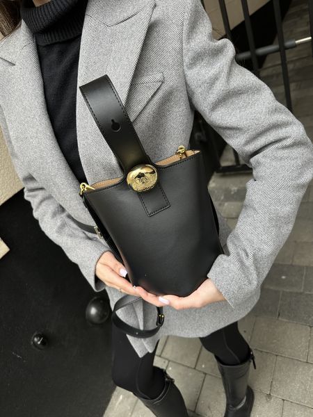 Сумка Loewe Mini Pebble Bucket Bag Smooth Calfskin in Black 99801 фото