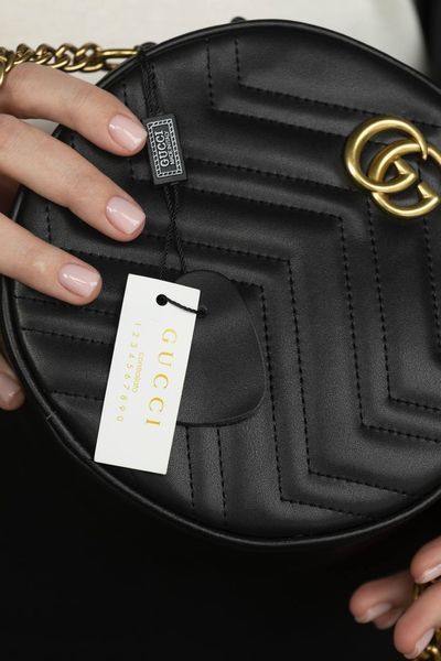 Сумка Gucci GG Marmont Mini Round Shoulder Bag in Black Leather 0346 фото
