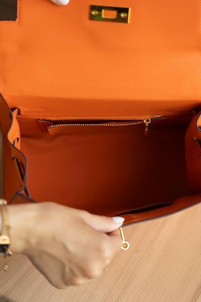 Сумка Hermes Kelly Sellier 28 in Orange Epsom/Gold Hardware 0537 фото