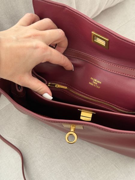 Сумка Balenciaga Rodeo Small Handbag in Burgundy Smooth Calfskin/Gold Hardware 593 фото