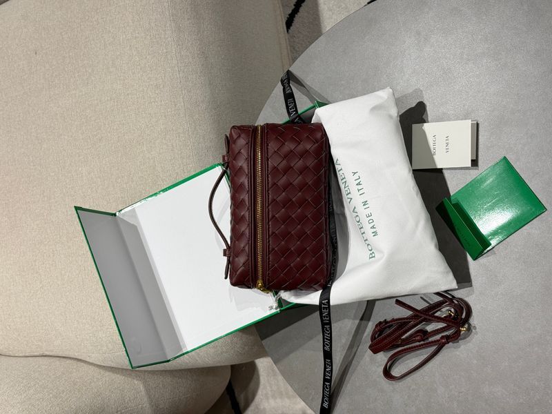 Сумка Bottega Veneta Bang Bang Bag in Barolo Intrecciato Leather 991271 фото
