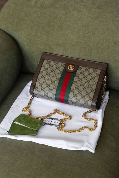 Сумка Gucci Ophidia Medium Chain Shoulder Bag in Beige GG Monogram Coated Canvas 062 фото