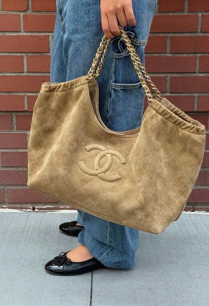 Сумка Chanel Neo Cabas Shopping Tote Bag in Dark Beige Suede with Gold Hardware Premium Quality 675 фото