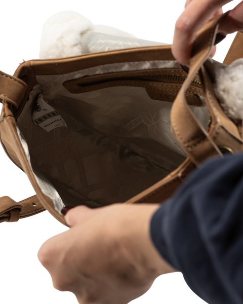 Сумка UGG Heritage Crossbody Bag in Chestnut Suede 0373 фото