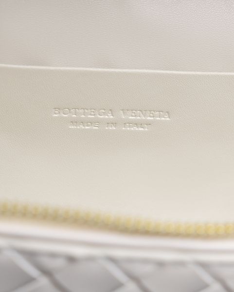Сумка Bottega Veneta Bang Bang Bag in Sea Salt Intrecciato Leather 991271 фото