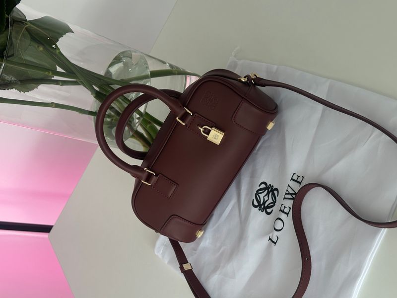 Сумка Loewe Amazona 23 Cropped Bag in Nappa Calfskin Burgundy 0304 фото