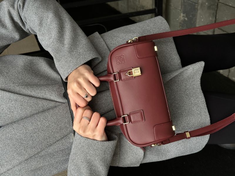 Сумка Loewe Amazona 23 Cropped Bag in Nappa Calfskin Burgundy 0304 фото