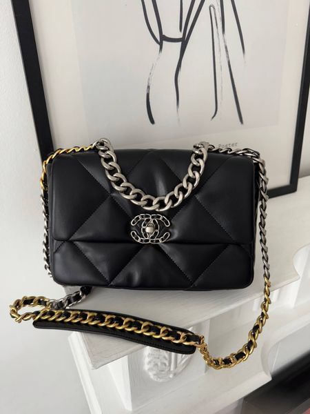 Cумка Chanel 19 Flap Bag in Black Quilted Lambskin/Silver-Gold Hardware 443 фото