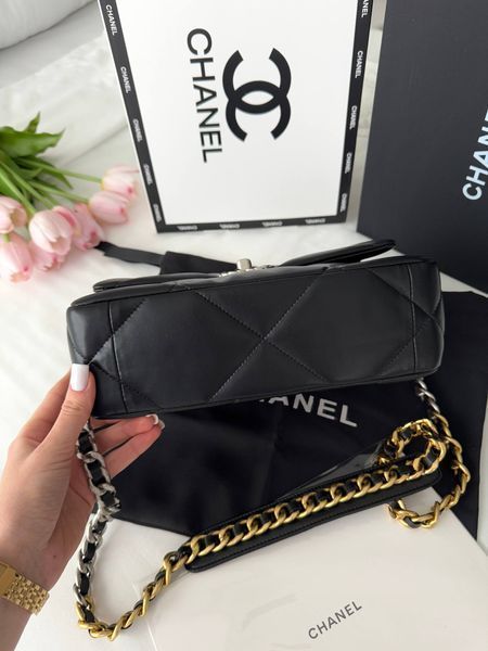 Cумка Chanel 19 Flap Bag in Black Quilted Lambskin/Silver-Gold Hardware 443 фото