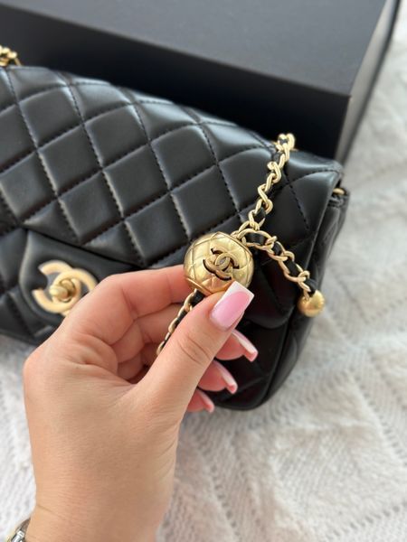 Сумка Chanel Classic 1.55 Small Single Flap in Black Quilted Lambskin/Gold Hardware 240 фото