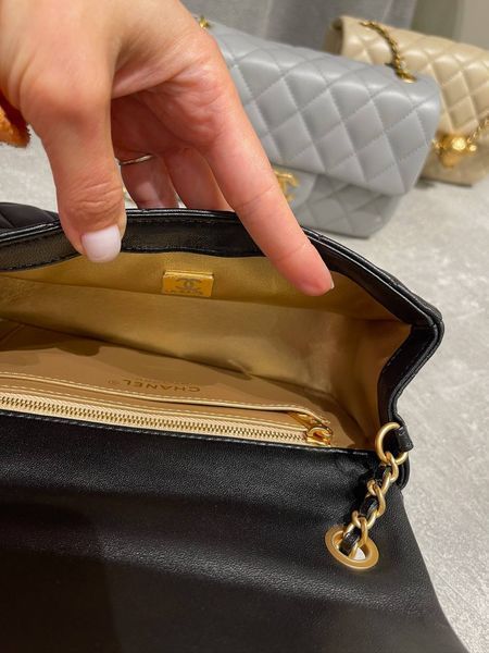 Сумка Chanel Classic 1.55 Small Single Flap in Black Quilted Lambskin/Gold Hardware 240 фото