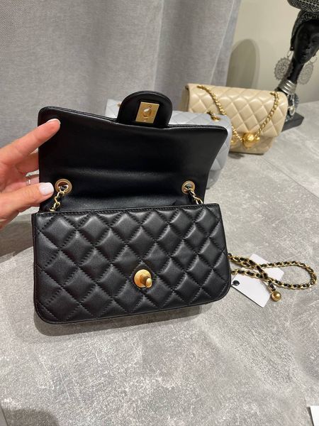 Сумка Chanel Classic 1.55 Small Single Flap in Black Quilted Lambskin/Gold Hardware 240 фото