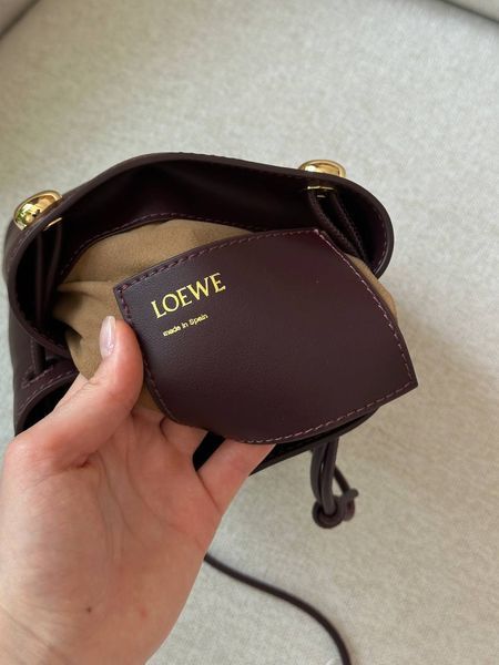 Cумка Loewe Pebble Pouch Bag in Burgundy Smooth Calfskin 484 фото