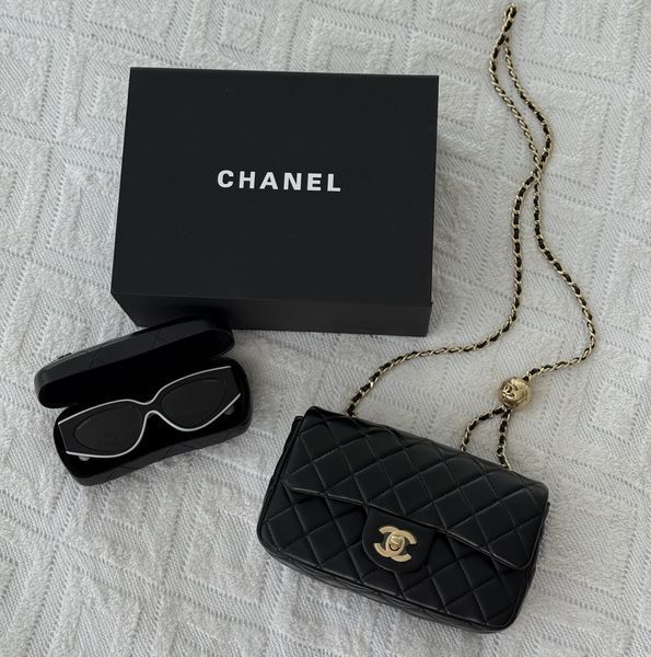 Сумка Chanel Classic 1.55 Small Single Flap in Black Quilted Lambskin/Gold Hardware 240 фото