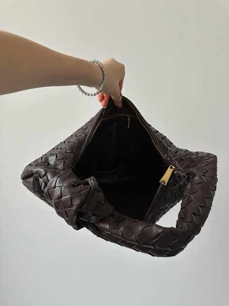 Cумка Bottega Veneta Classic Jodie Bag in Chocolate Nappa Intrecciato 99777 фото