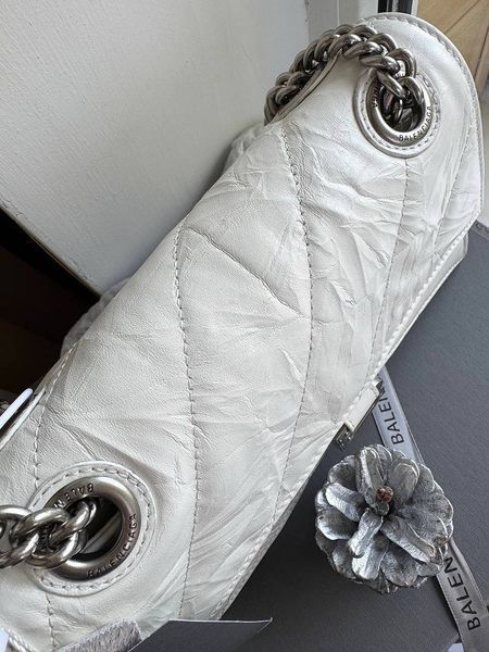 Cумка Balenciaga Crush Small Chain Bag in White Quilted Leather/Silver Chain 18018 фото