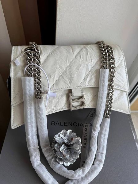 Cумка Balenciaga Crush Small Chain Bag in White Quilted Leather/Silver Chain 18018 фото