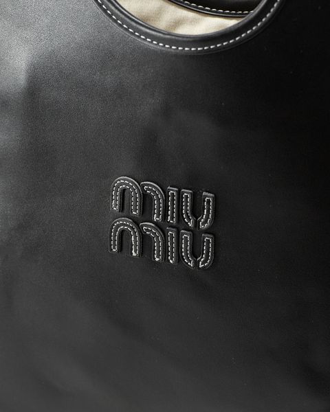 Сумка Miu Miu Ivy Medium Tote Bag in Black Leather 0099 фото