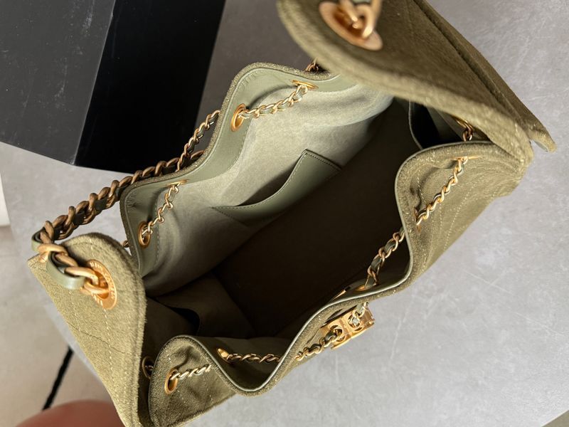 Сумка Chanel 25 Small Handbag in Khaki Quilted Suede with Gold Hardware 0571 фото