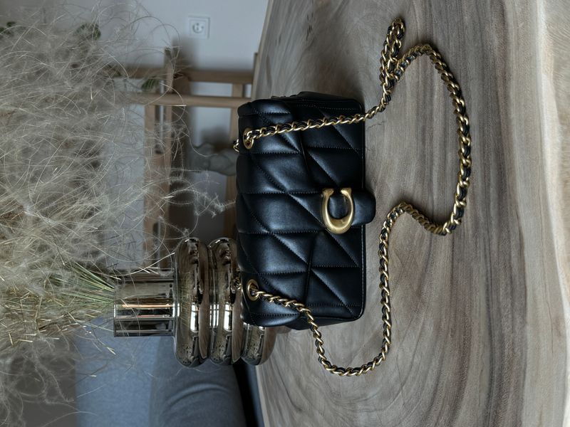 Сумка Coach Tabby Shoulder Bag 20 with Pillow Quilting Black/Gold Hardware 0488 фото