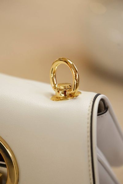 Сумка Gucci Blondie Small Shoulder Bag in White Leather 05022 фото