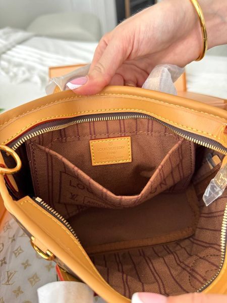 Сумка Louis Vuitton Neverfull BB in Monogram Coated Canvas with Beige Strap 1069 фото