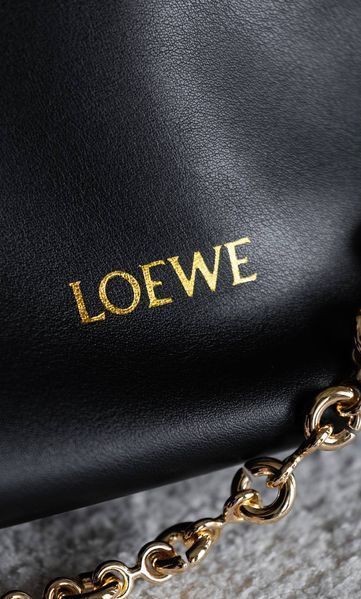 Сумка Loewe Medium Flamenco Clutch in Black Nappa Calfskin 0599 фото