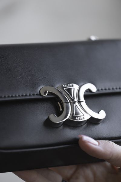 Сумка Celine Claude Chain Shoulder Bag in Shiny Black Calfskin/Silver Hardware 0361 фото