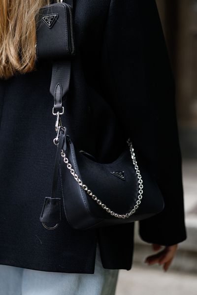 Сумка Prada Re-Edition 2005 Saffiano Leather Bag Black/Silver 99411 фото