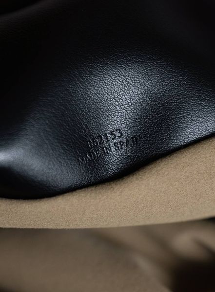 Сумка Loewe Medium Flamenco Clutch in Black Nappa Calfskin 0599 фото