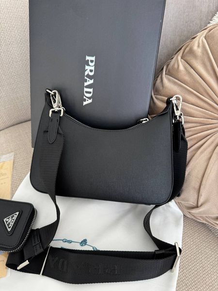 Сумка Prada Re-Edition 2005 Saffiano Leather Bag Black/Silver 99411 фото