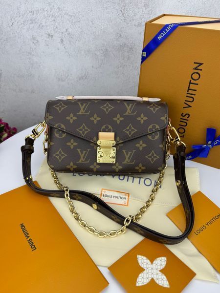 Cумка Louis Vuitton Pochette M&eacute;tis East West Bag in Brown Monogram Coated Canvas 209 фото