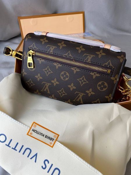 Cумка Louis Vuitton Pochette M&eacute;tis East West Bag in Brown Monogram Coated Canvas 209 фото