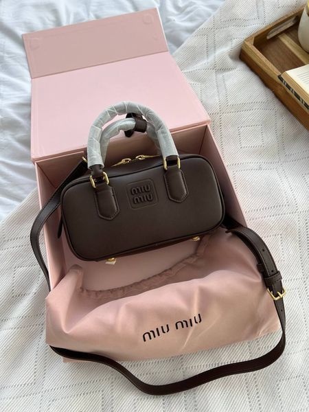 Сумка Miu Miu Arcadie Regular Leather Bag Regular in Сognac Brown 0407 фото