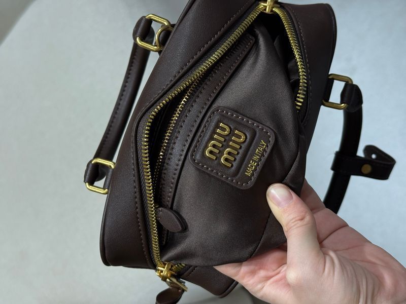 Сумка Miu Miu Arcadie Regular Leather Bag Regular in Сognac Brown 0407 фото