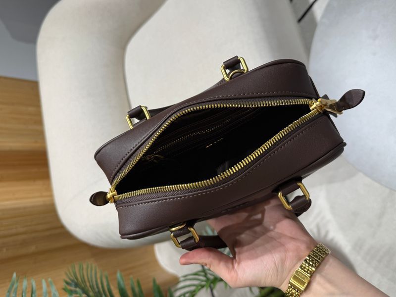 Сумка Miu Miu Arcadie Regular Leather Bag Regular in Сognac Brown 0407 фото