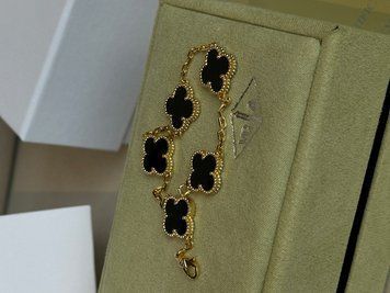 Браслет Van Cleef & Arpels Bracelet Vintage Alhambra Black Onyx K18 Yellow Gold JW0114 фото