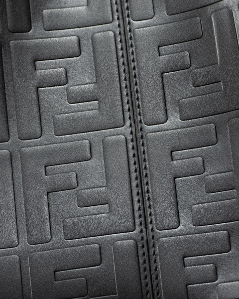 Сумка Fendi Peekaboo Large Iconic Essentially Top Handle Bag in FF Embossed Leather Black 0248 фото