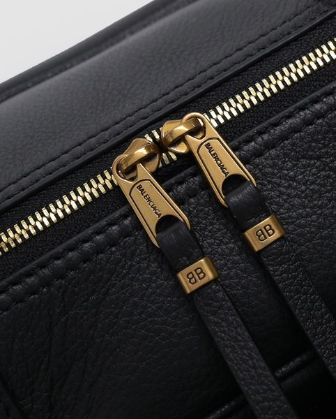 Сумка Balenciaga Carrie Bowling Bag Small in Black Calfskin/Aged-Gold Hardware 991078 фото