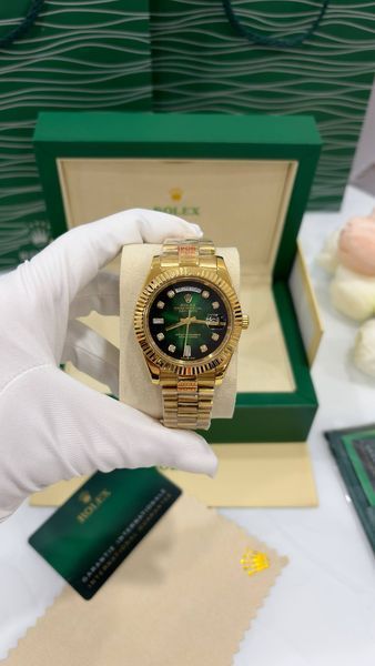 Годинник Rolex Day-Date 40 Yellow Gold/Green Ombre 9882 фото